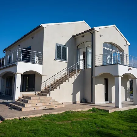 Rez De Maison Neuve Piscine Wifi Poolhouse En Pierre Penta di Casinca