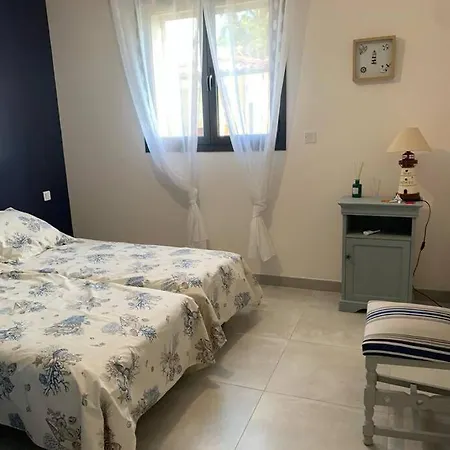 Rez De Maison Neuve Piscine Wifi Poolhouse En Pierre Semesterbostad