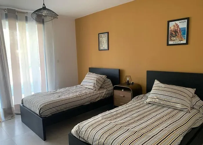 Rez De Maison Neuve Piscine Wifi Poolhouse En Pierre *