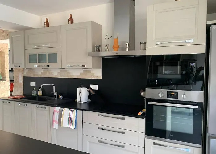 Feriehus Rez De Maison Neuve Piscine Wifi Poolhouse En Pierre